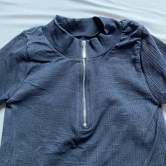 Free People Movement: women’s xs/s long sleeve quarter zip - Picture 2 of 4